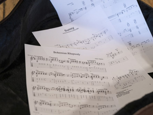 gabor-mezei-musician-performance Live jazz music for hire, Solo guitarist, Solo musician for birthday party, Live music for hire, Jazz guitarist for hire