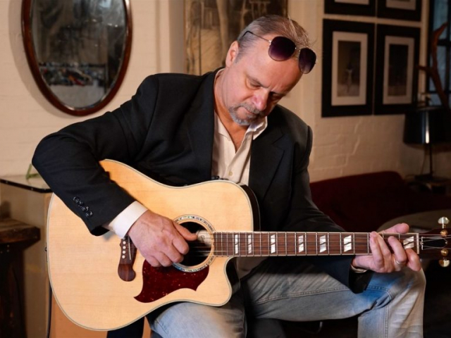 gabor-mezei-musician-new-slider-01 Live jazz music for hire, Solo guitarist, Solo musician for birthday party, Live music for hire, Jazz guitarist for hire