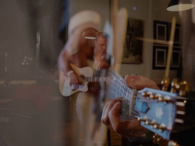 gabor-mezei-musician-new-slider-03 Live jazz music for hire, Solo guitarist, Solo musician for birthday party, Live music for hire, Jazz guitarist for hire